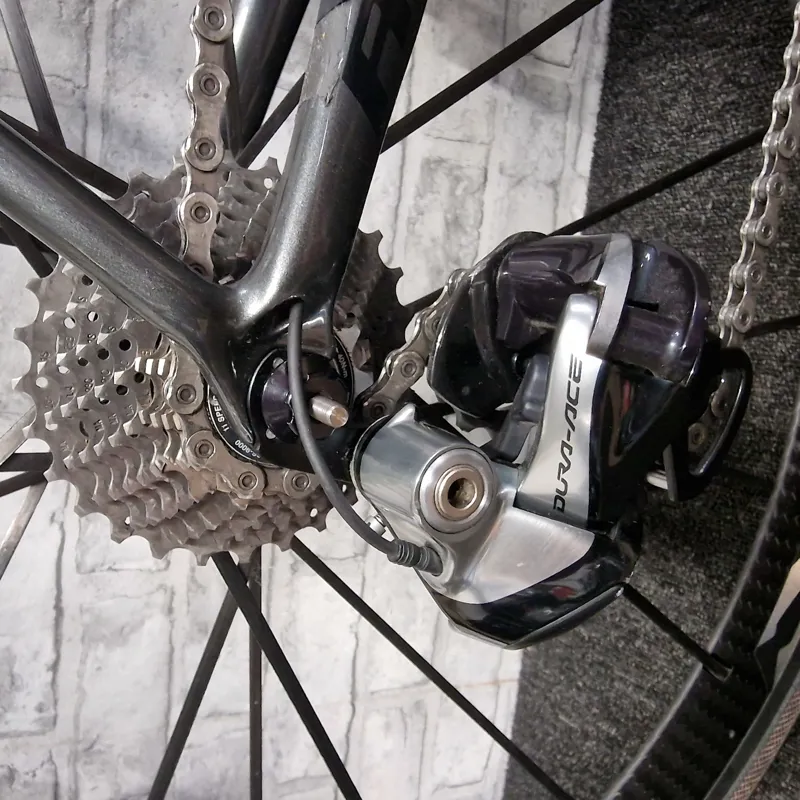 CERVELO R5 CARBON ROAD BIKE - SHIMANO DURA-ACE DI2 - 56CM FRAME-6