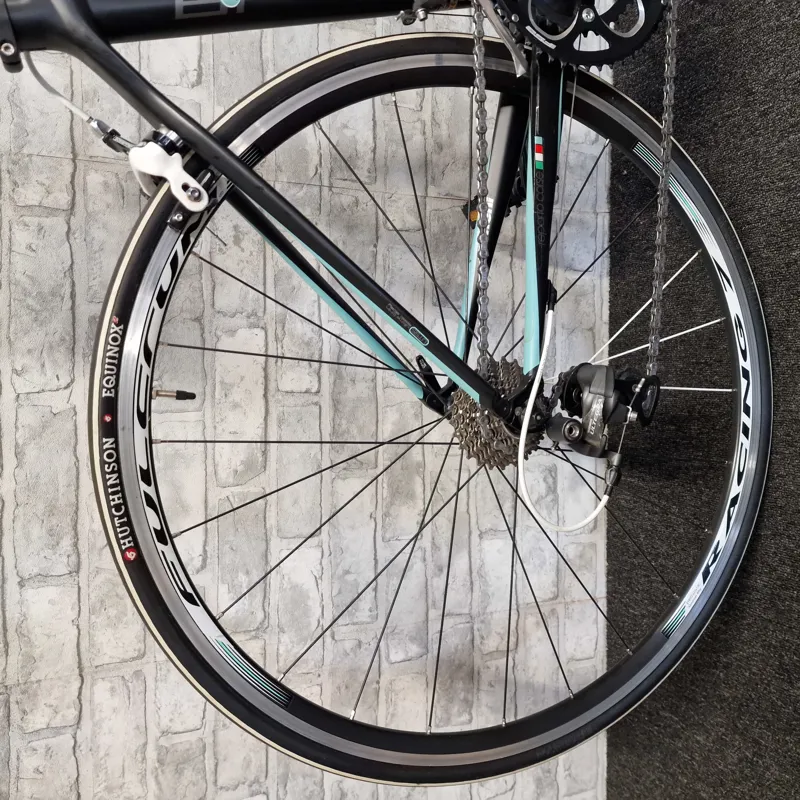 BIANCHI SEMPRE ULTEGRA CARBON FIBRE ROAD BIKE - SMALL 50CM FRAME-3