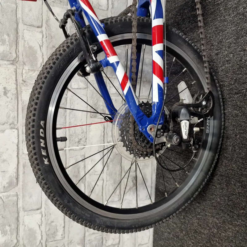 BLUE UNION JACK FROG 52 CHILDREN S FROG HYBRID BIKE