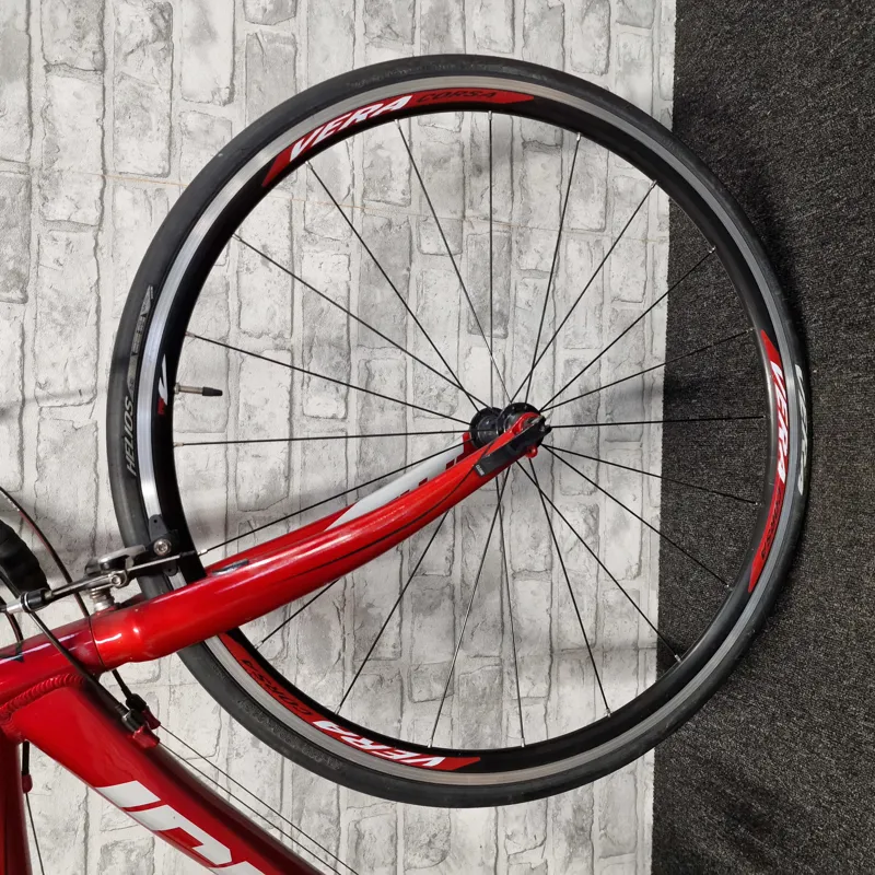 Fuji road bike red sale