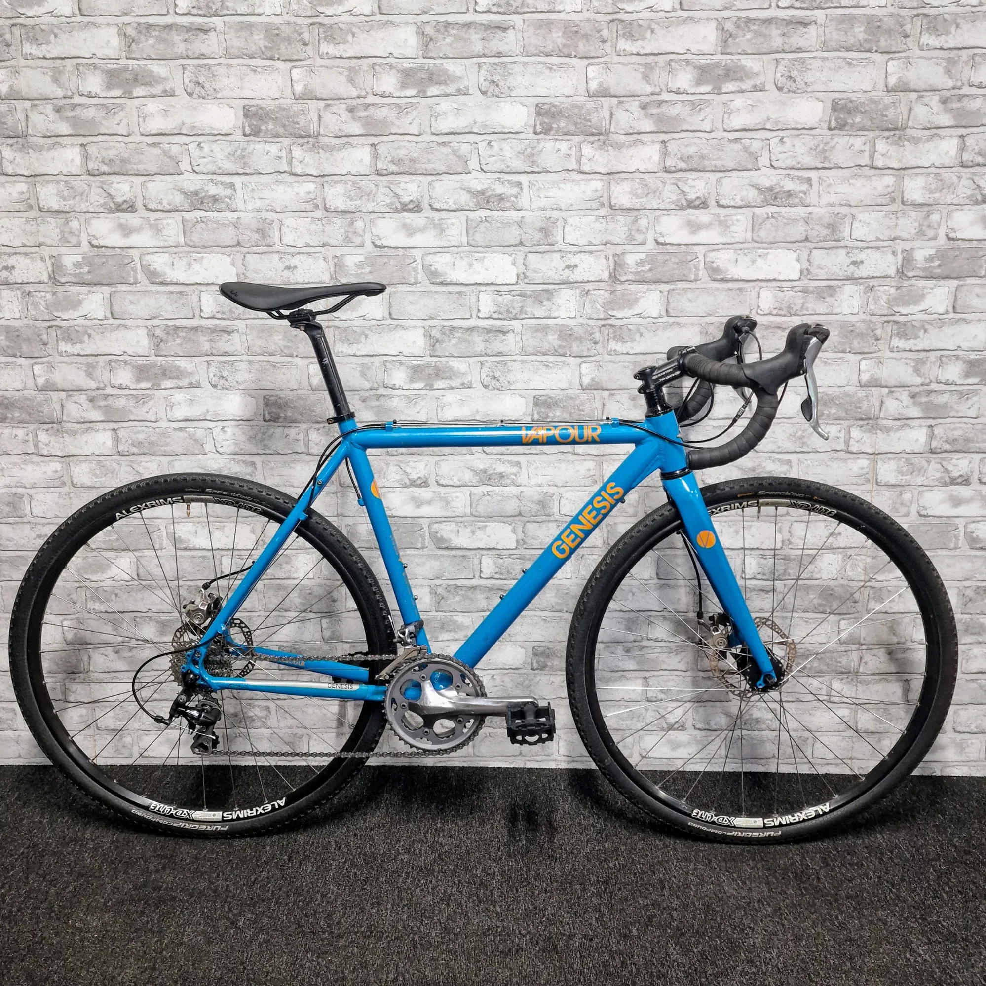 GENESIS VAPOUR GRAVEL / CYCLOCROSS BIKE - 55CM FRAME
