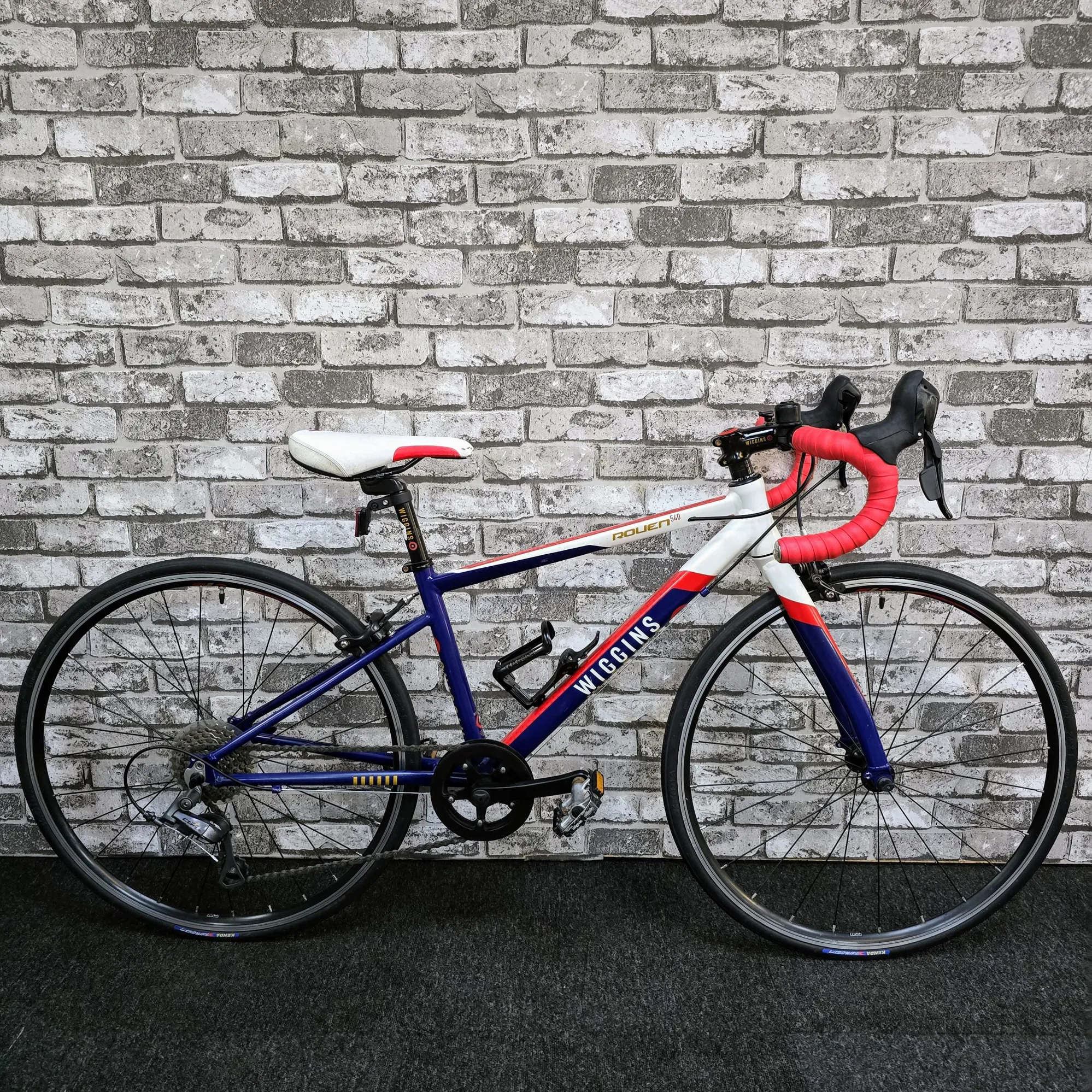 schwinn seneca 700c road bicycle Phocus 1400 Bike, Bike for Men and Women, 14-Speed Drop Bar Road Bicycle, Lightweight Aluminum Frame, RigidFork, Caliper Brakes, Aerodynamic Riding Position, Bikes for Adults : Sports The front and rear alloy v Road Bike Amazon Schwinn Bike