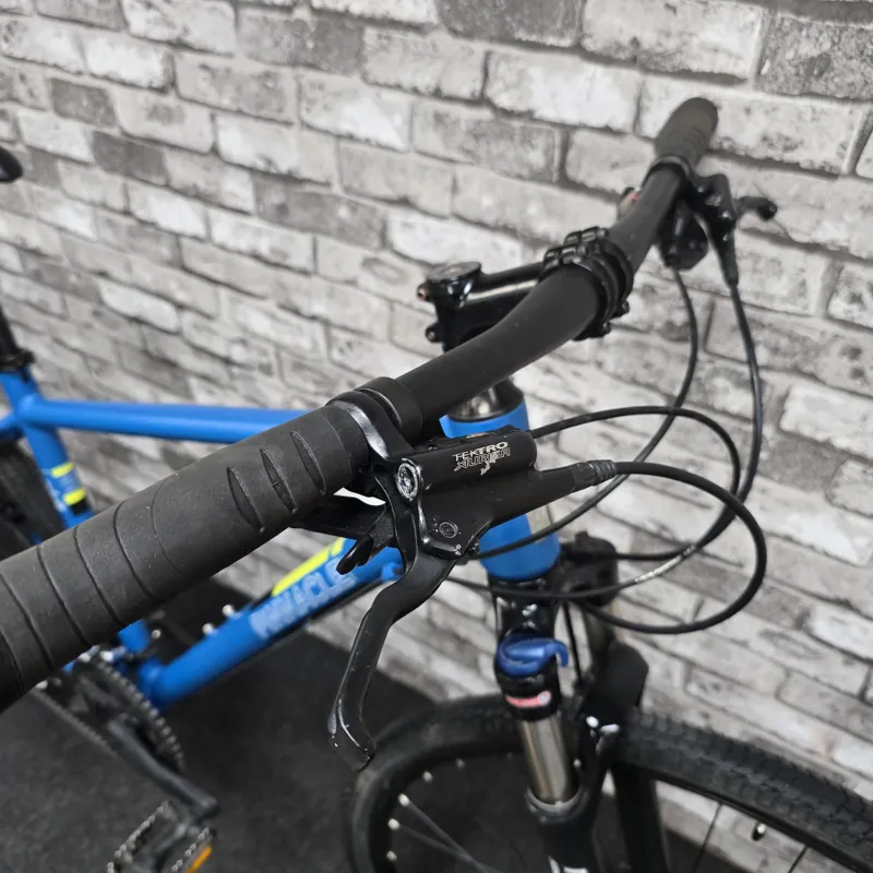 PINNACLE COBALT 2 HYBRID BIKE - MEDIUM 18 INCH FRAME-1