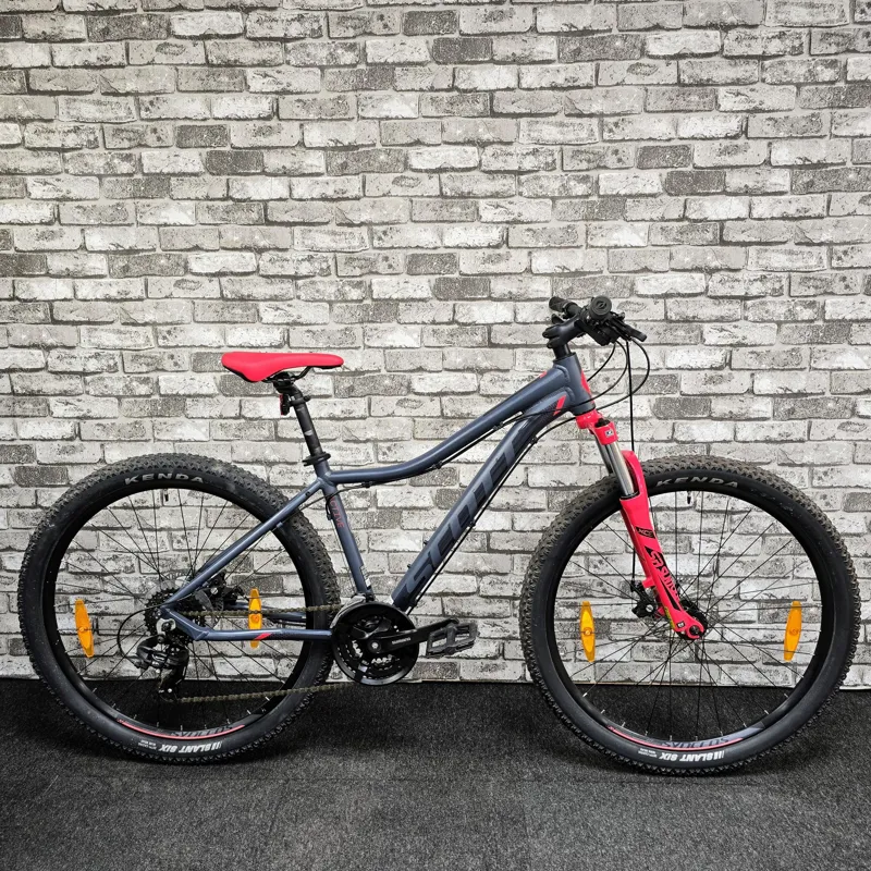 SCOTT CONTESSA 740 WOMEN'S HARDTAIL MOUNTAIN BIKE - MEDIUM 16 INCH FRAME