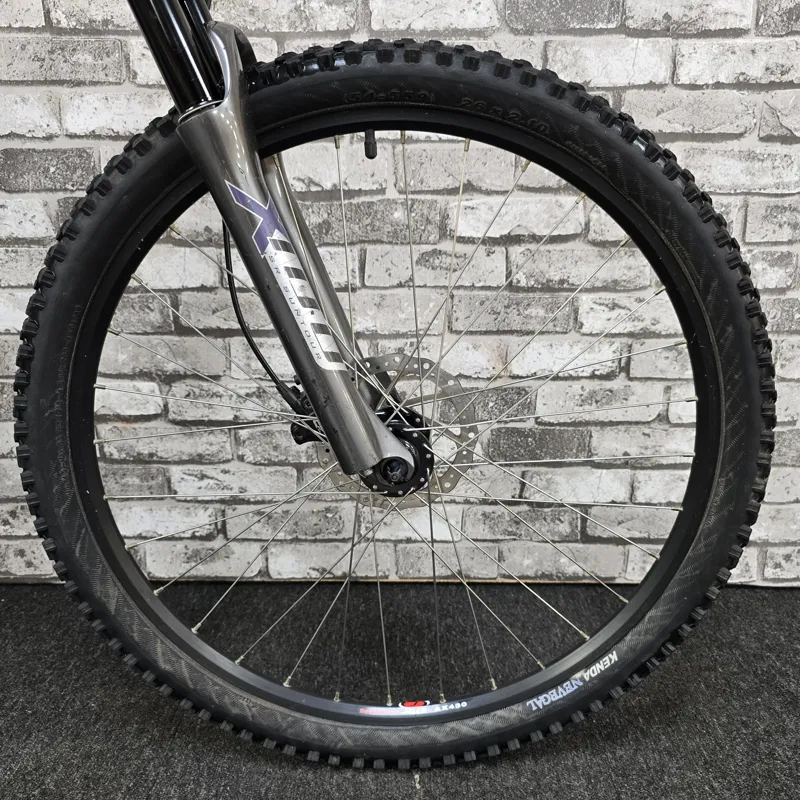 GT AVALANCHE ALL TERRA 1.0 WOMEN'S HARDTAIL MOUNTAIN BIKE - 17 INCH FRAME-2