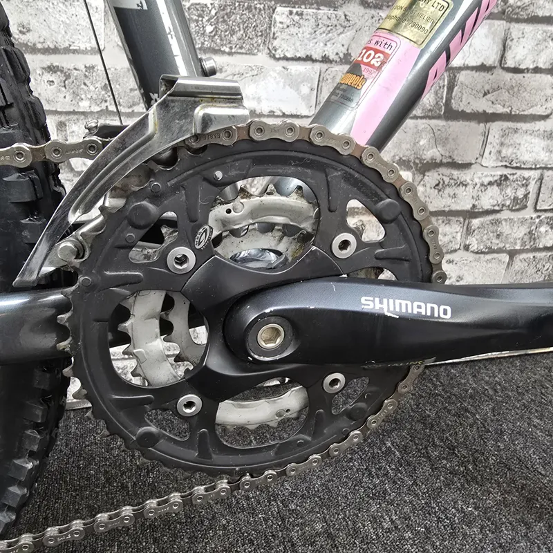 GT AVALANCHE ALL TERRA 1.0 WOMEN'S HARDTAIL MOUNTAIN BIKE - 17 INCH FRAME-4