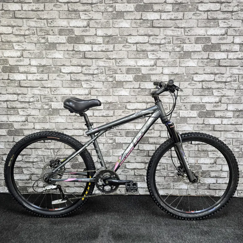 GT AVALANCHE ALL TERRA 1.0 WOMEN'S HARDTAIL MOUNTAIN BIKE - 17 INCH FRAME