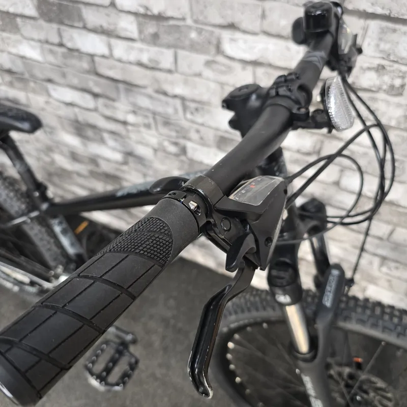 2023 CARRERA VENGEANCE JUNIOR 26 MOUNTAIN BIKE - 13 INCH FRAME-1