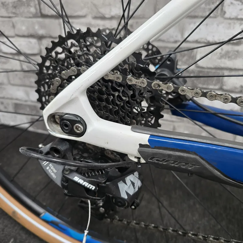 GIANT XTC ADVANCED CARBON HARDTAIL 29ER MOUNTAIN BIKE - MEDIUM 17.5 INCH FRAME-5