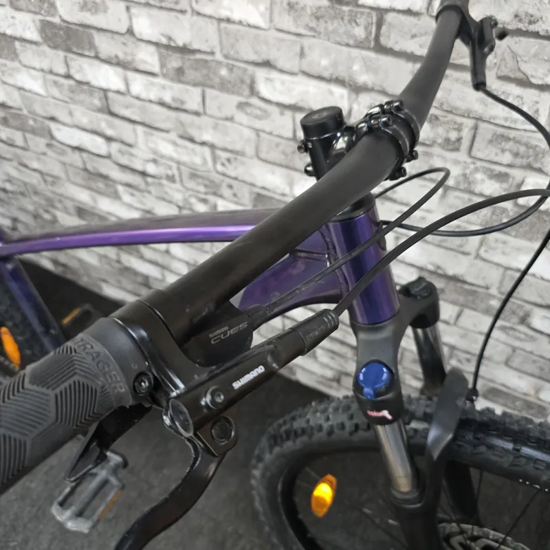 2025 TREK MARLIN 5 HARDTAIL MOUNTAIN BIKE -  M/L 17 INCH FRAME-1