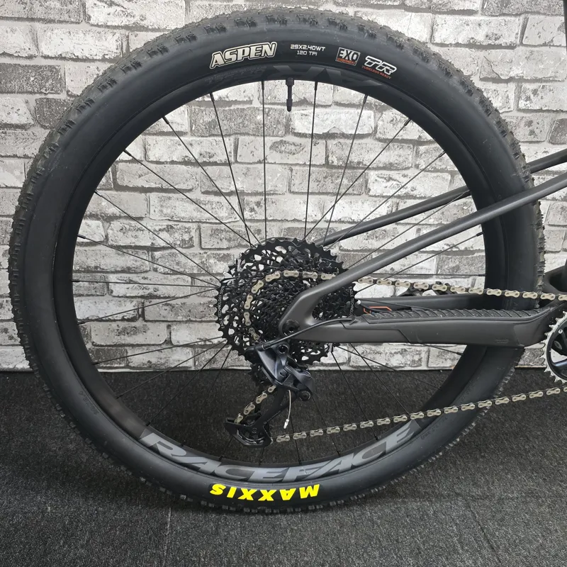 2023 SANTA CRUZ BLUR S CARBON C FULL SUSPENSION MTB - LARGE FRAME-3