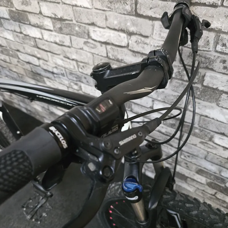 SPECIALIZED HARDROCK PRO DISC HARDTAIL MOUNTAIN BIKE - LARGE 21 INCH FRAME-1