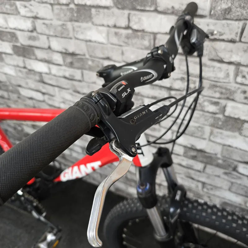 GIANT XTC 3 HARDTAIL MOUNTAIN BIKE - LARGE 19 INCH FRAME-1
