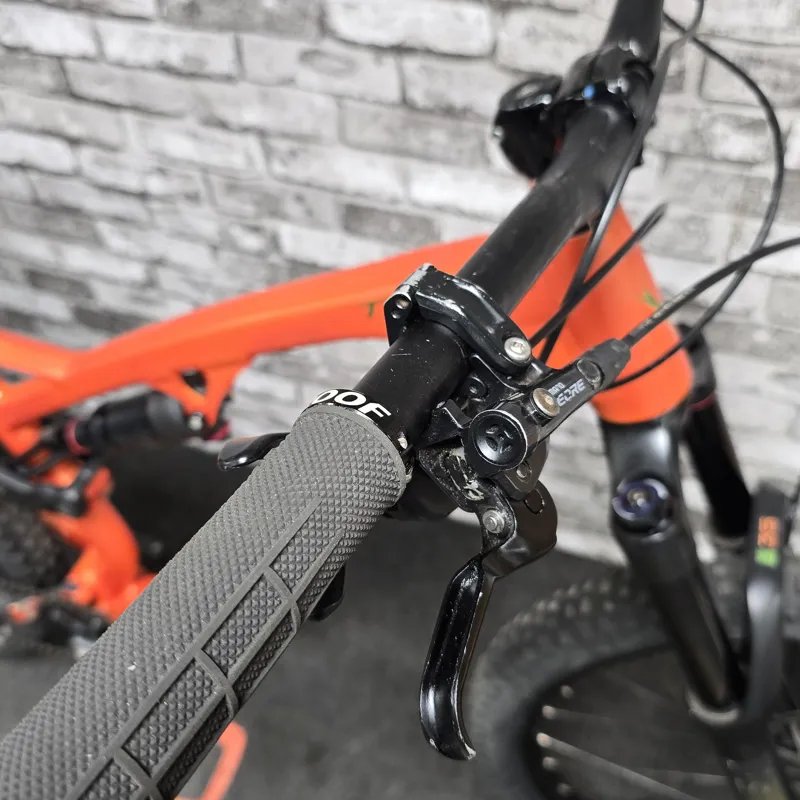 WHYTE T-140 SR V1 FULL SUSPENSION MOUNTAIN BIKE - MEDIUM 17 INCH FRAME-1