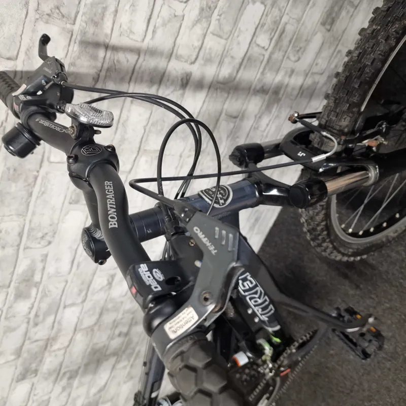 TREK 4500 HARDTAIL MOUNTAIN BIKE - MEDIUM 18 INCH FRAME-1