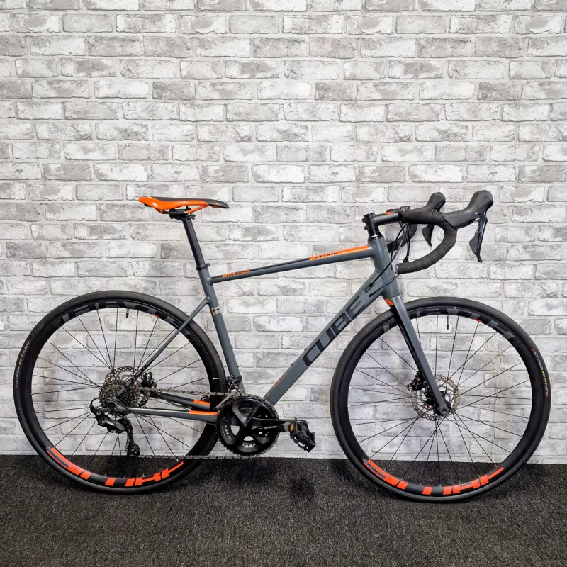 CUBE ATTAIN SL DISC ROAD BIKE - 56CM FRAME