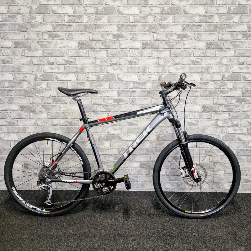 TREK 6300 CLASSIC HARDTAIL MOUNTAIN BIKE LARGE 19.5 INCH FRAME