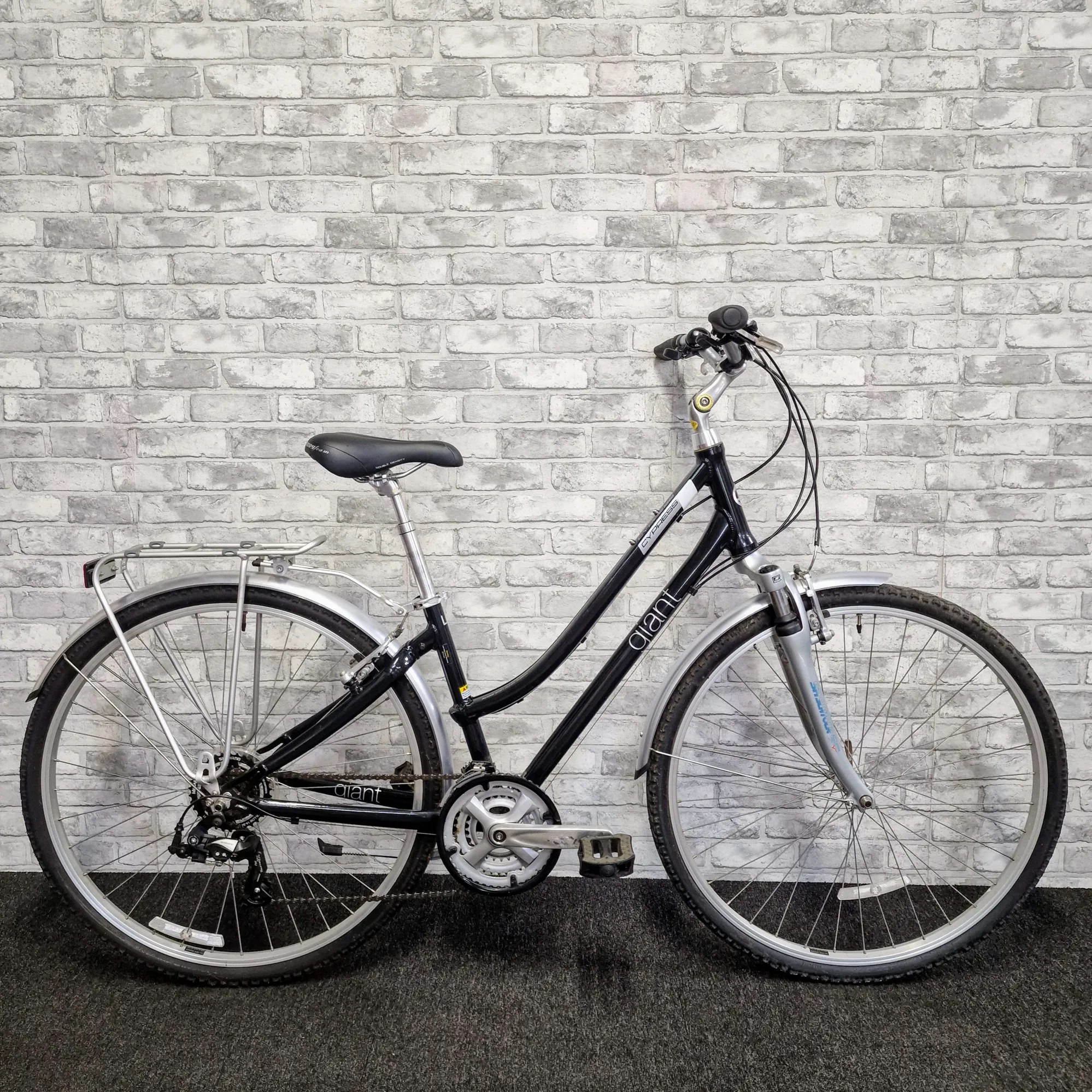 giant bicycles womens hybrid Liv Thrive 2 Choose from a variety of models that feature trendy colors and must Giant Bike Giant Roam Womens