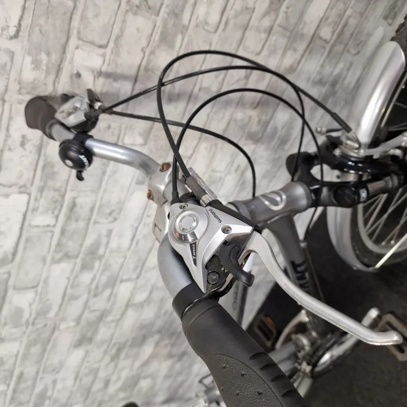 GIANT CYPRESS CITY HYBRID BIKE - SMALL 16 INCH FRAME-1