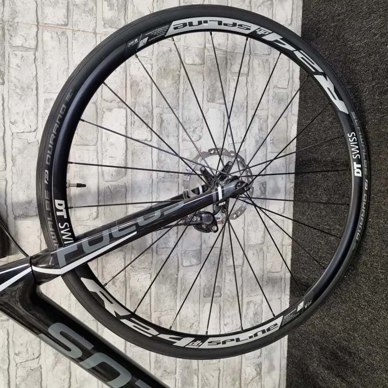 FOCUS CAYO DISC ULTEGRA CARBON ROAD BIKE - LARGE 57CM FRAME