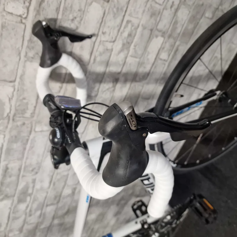 GIANT DEFY 1 ROAD BIKE - MEDIUM FRAME-1