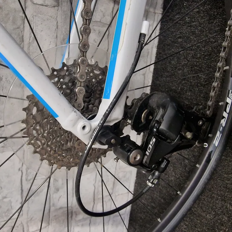 GIANT DEFY 1 ROAD BIKE - MEDIUM FRAME-5