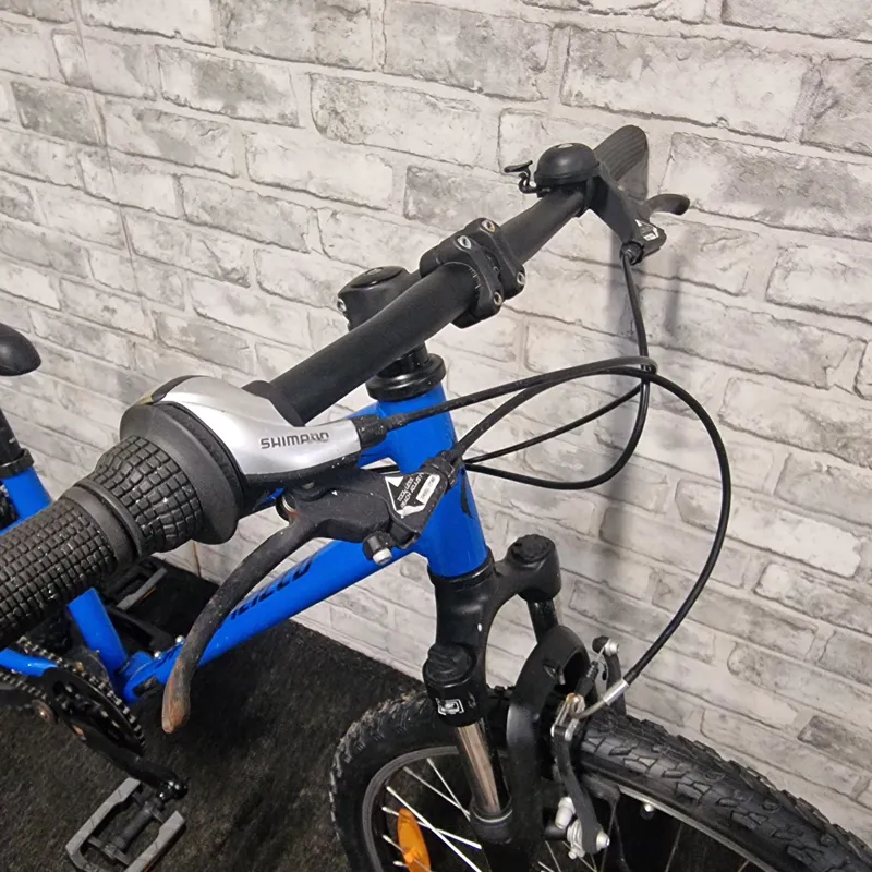 SPECIALIZED HOTROCK 24 CHILDREN'S MOUNTAIN BIKE - 24 INCH WHEELS-1