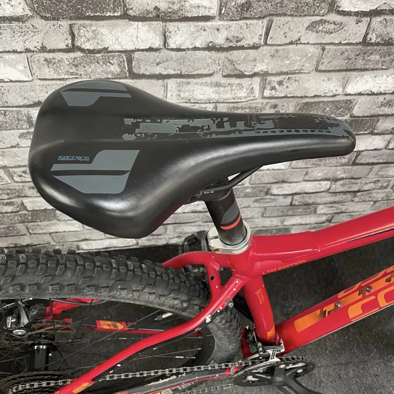 CARRERA HELLCAT MOUNTAIN BIKE - MEDIUM FRAME WITH 29 INCH WHEELS-4