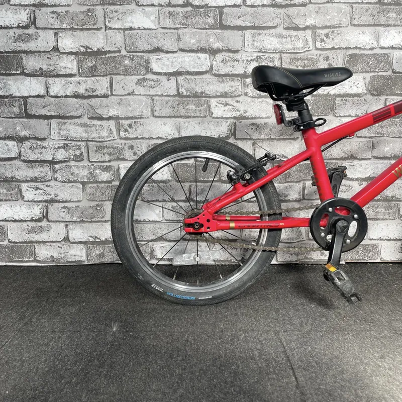 WIGGINS MACON - CHILDRENS BIKE WITH 16 INCH WHEELS-1