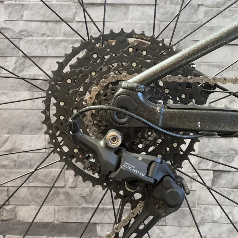 GIANT STANCE LARGE FULL SUSPENSION MOUNTAIN BIKE-2