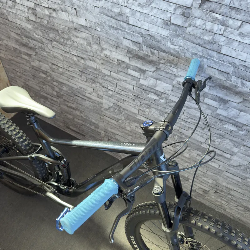 GIANT STANCE LARGE FULL SUSPENSION MOUNTAIN BIKE-5