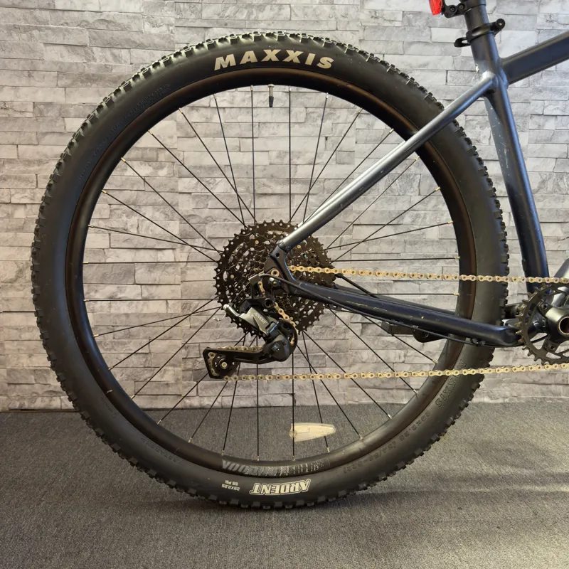 VOODOO BRAAG MEDIUM FRAME MOUNTAIN BIKE-1