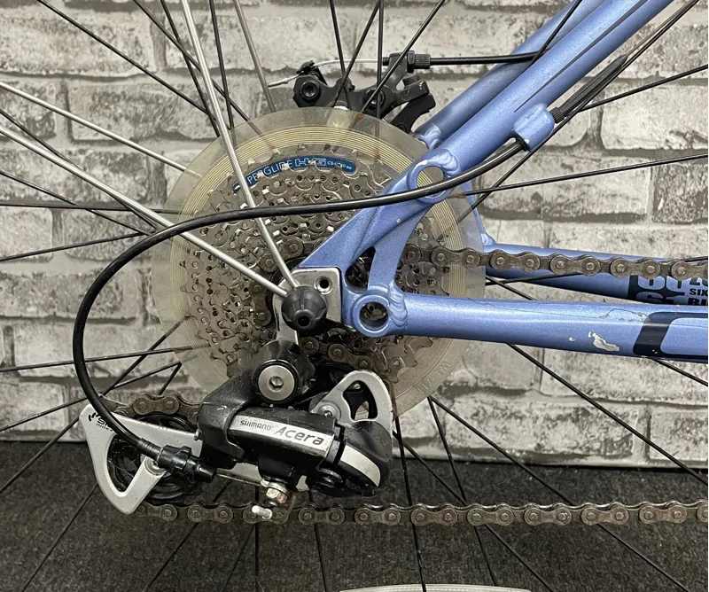 GT ZUM 2 TRIPLE TRIANGLE HYBRID BIKE - MEDIUM FRAME-2