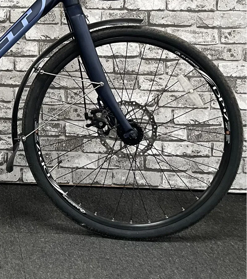 GT ZUM 2 TRIPLE TRIANGLE HYBRID BIKE - MEDIUM FRAME-6
