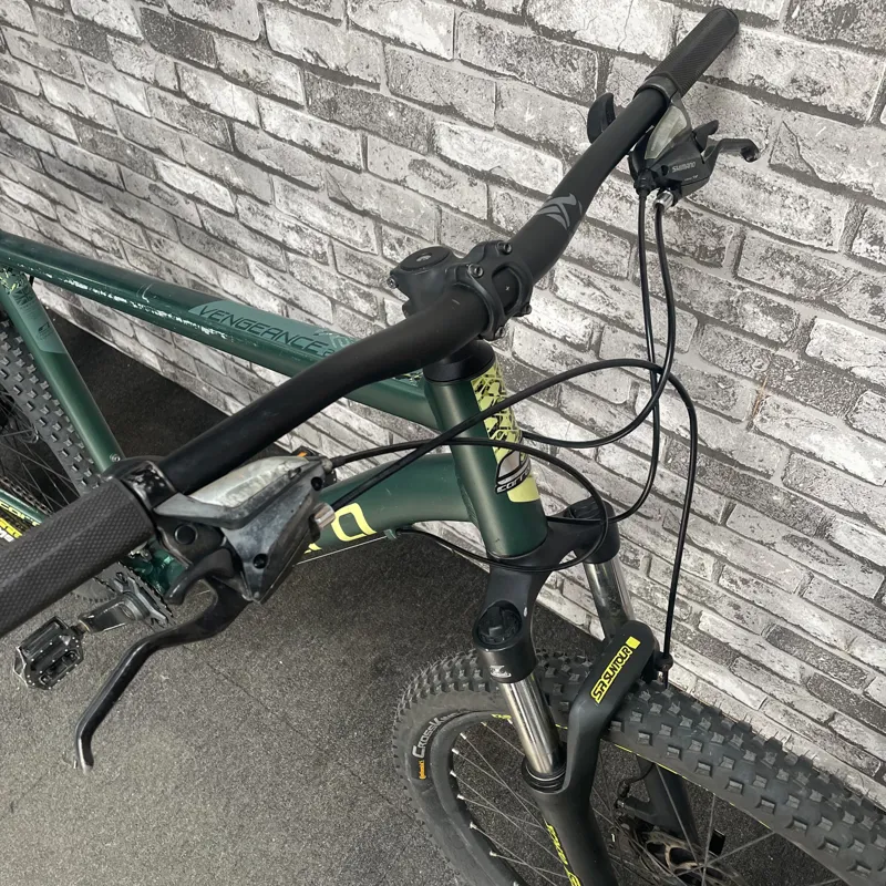 CARRERA VENGEANCE MOUNTAIN BIKE - XL FRAME-5