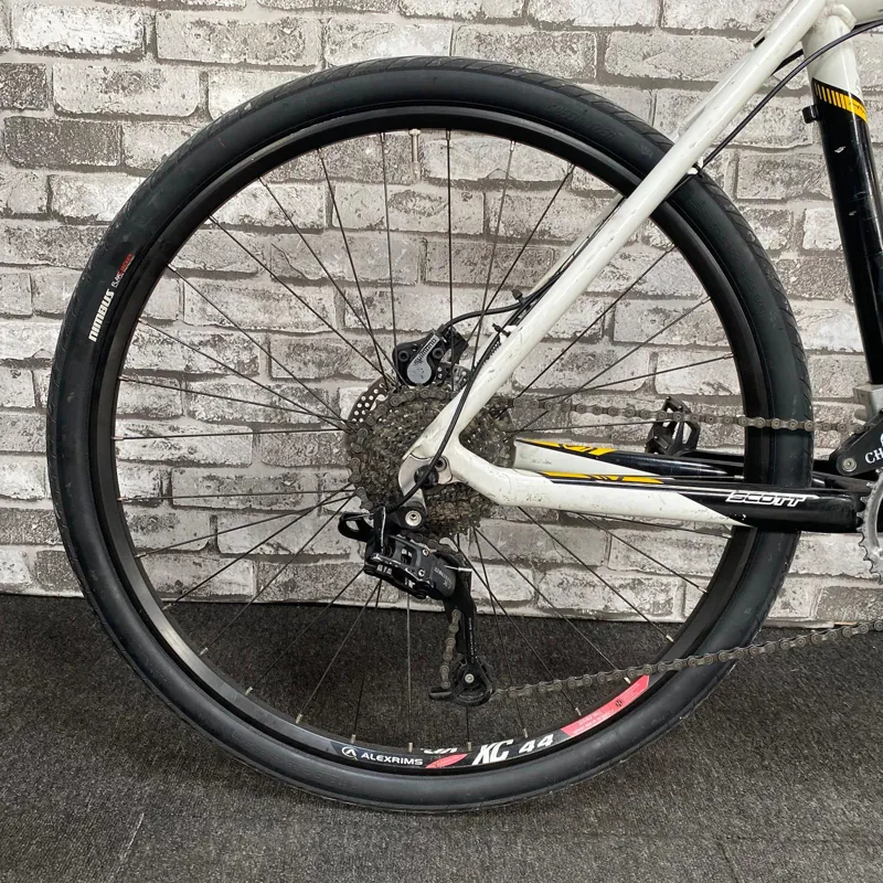 SCOTT SCALE 70 HARDTAIL MOUNTAIN BIKE - LARGE 19 INCH FRAME-1