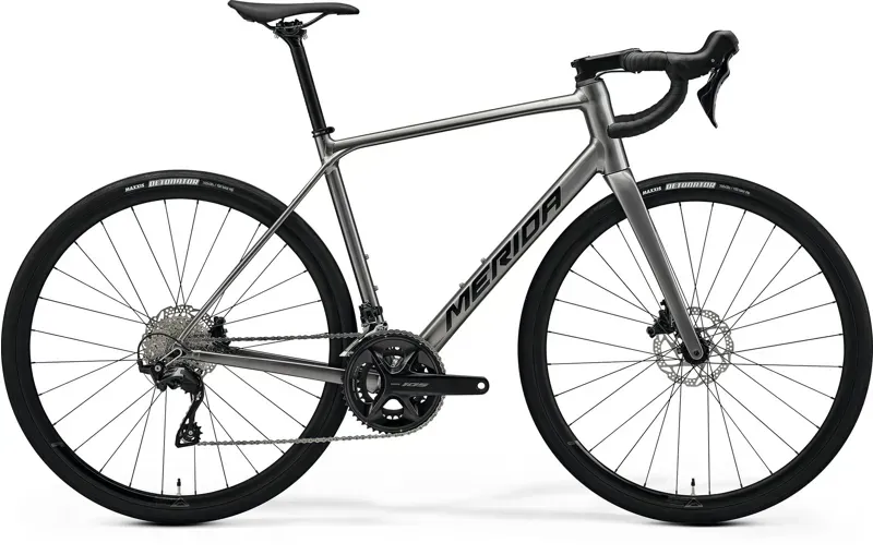 Merida Scultura Endurance 400 Road Bike in Gunmetal Grey/Black